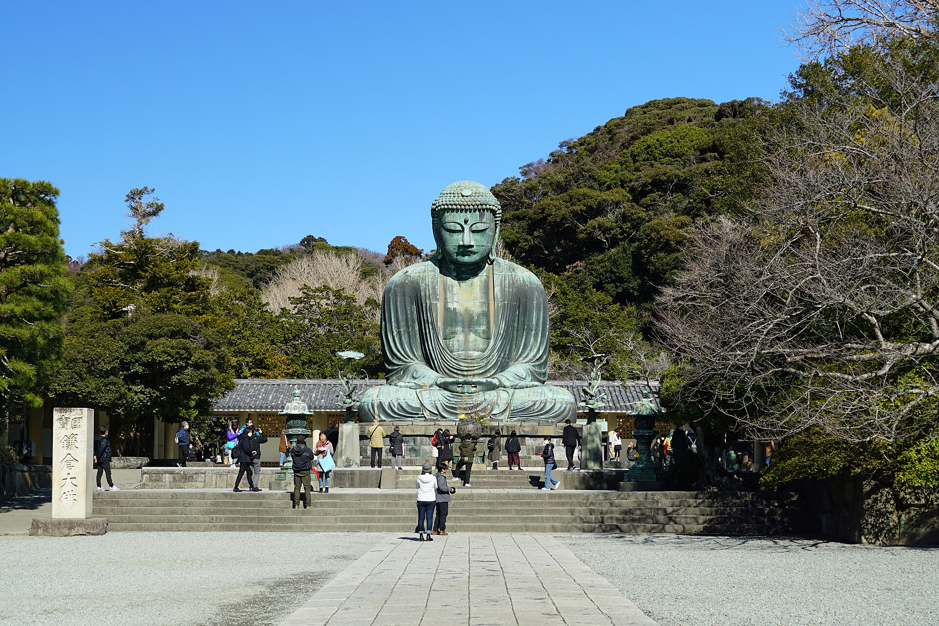 鎌倉大仏。堂宇を失ってから露坐のまま