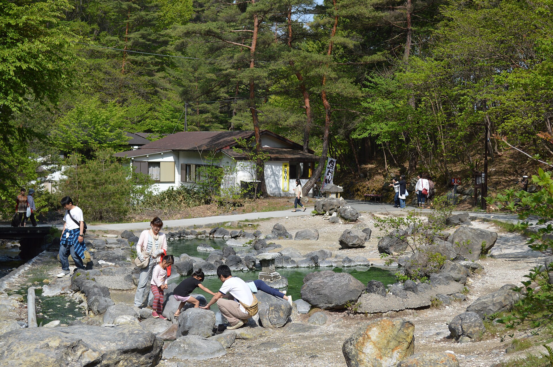 草津・西の河原公園