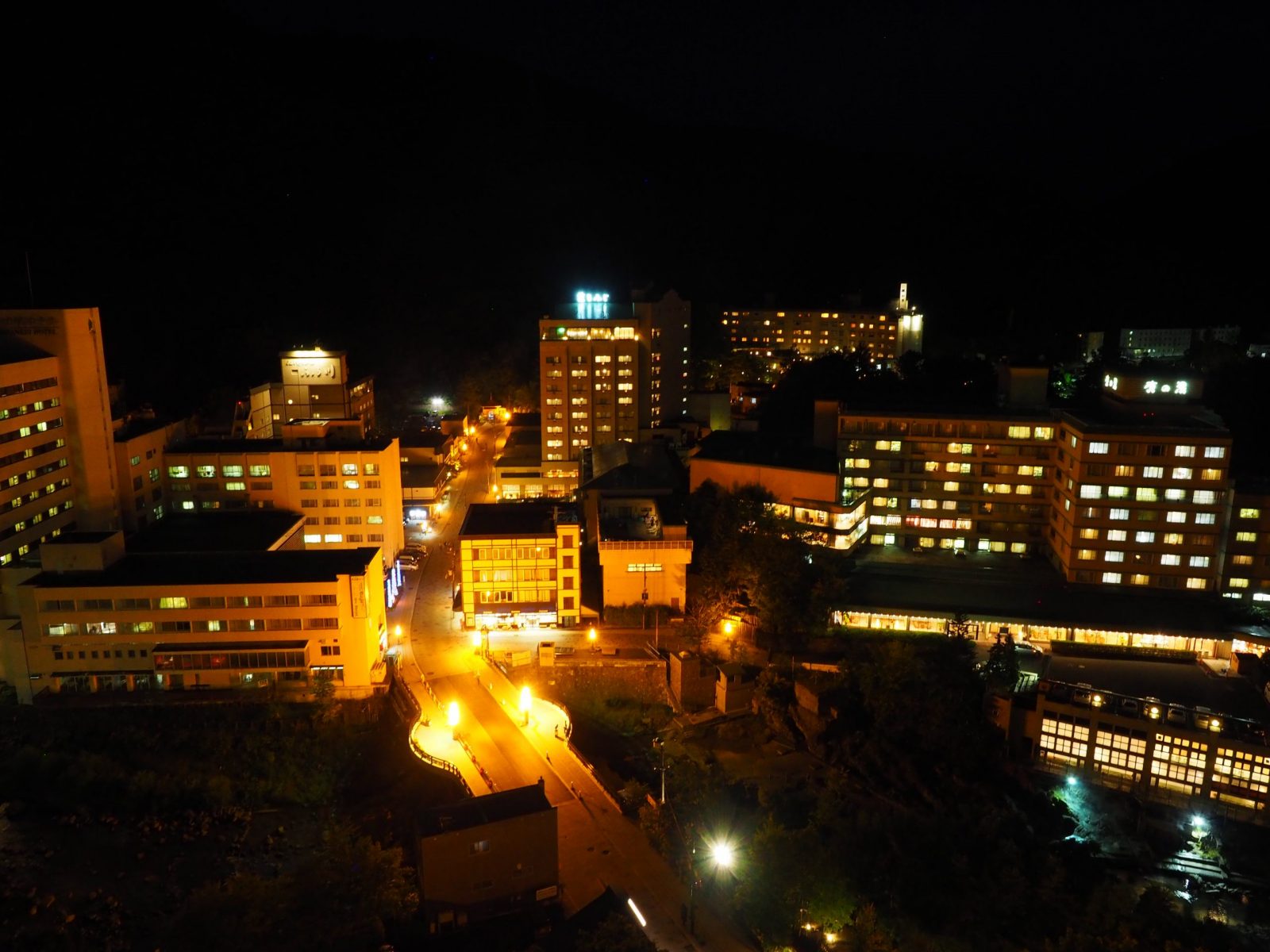 定山渓温泉街