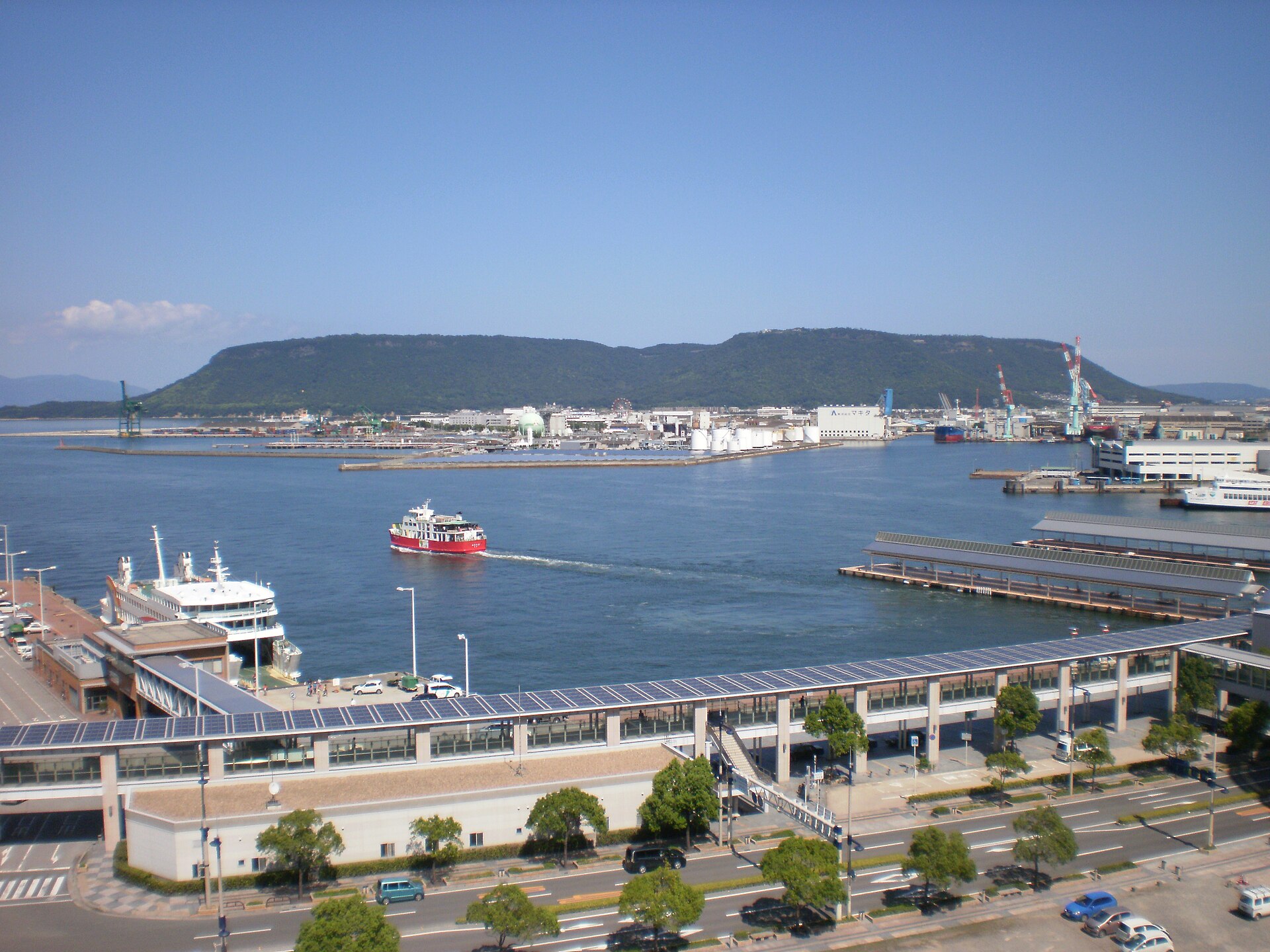 海上からの屋島.JPG